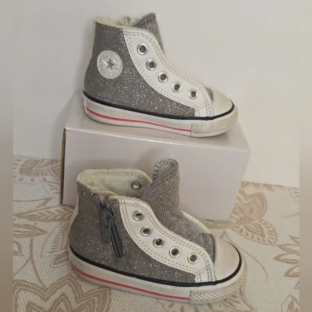 Converse Chuck Taylor Junior sz 4 Girls Glittery High Top Knit Sneaker 750600C